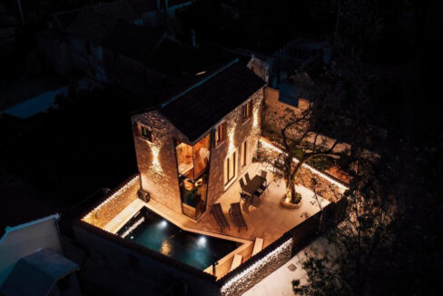 Neue moderne Villa aus Stein in der Region Zadar