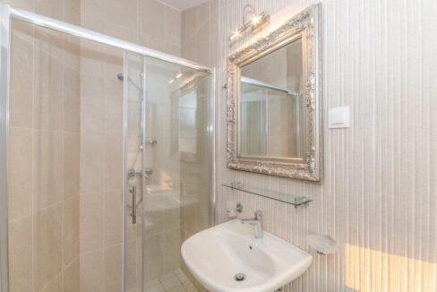 Weißes Steinjuwel in Novalja – Insel Pag