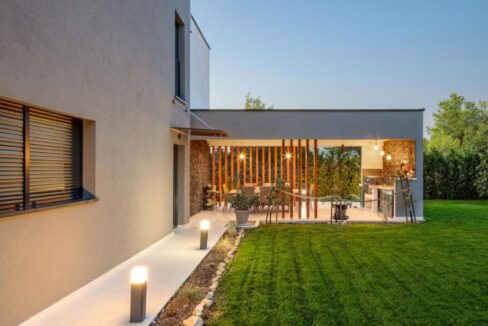 Neues Haus in der Nähe von Šibenik