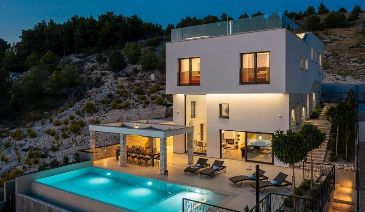 Neue moderne Villa mit Meerblick in der Nähe von Šibenik