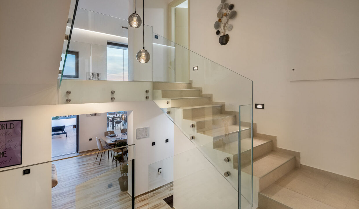 Neue moderne Villa mit Meerblick in der Nähe von Šibenik