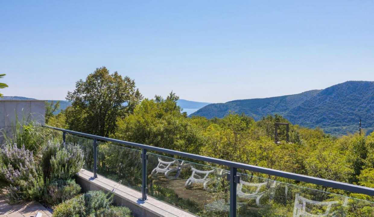 Villa im geometrischen Stil mit atemberaubendem Blick - Crikvenica