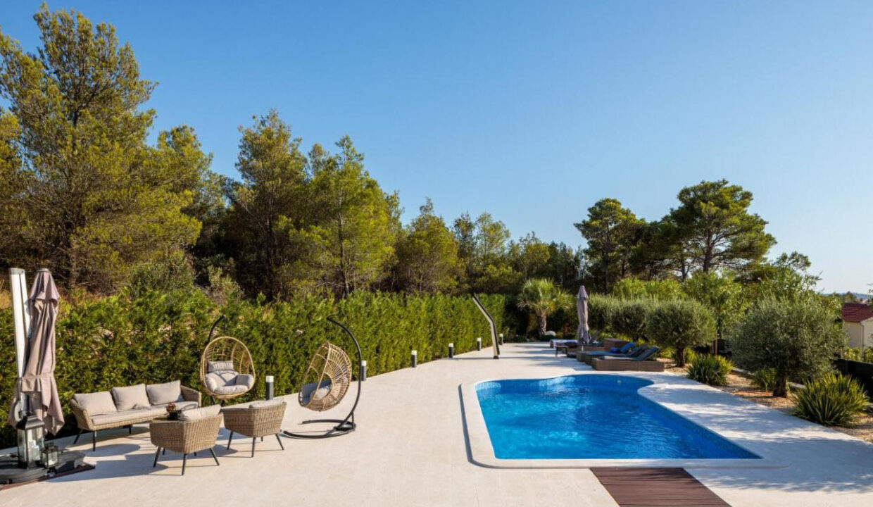 Neues Haus in der Nähe von Šibenik