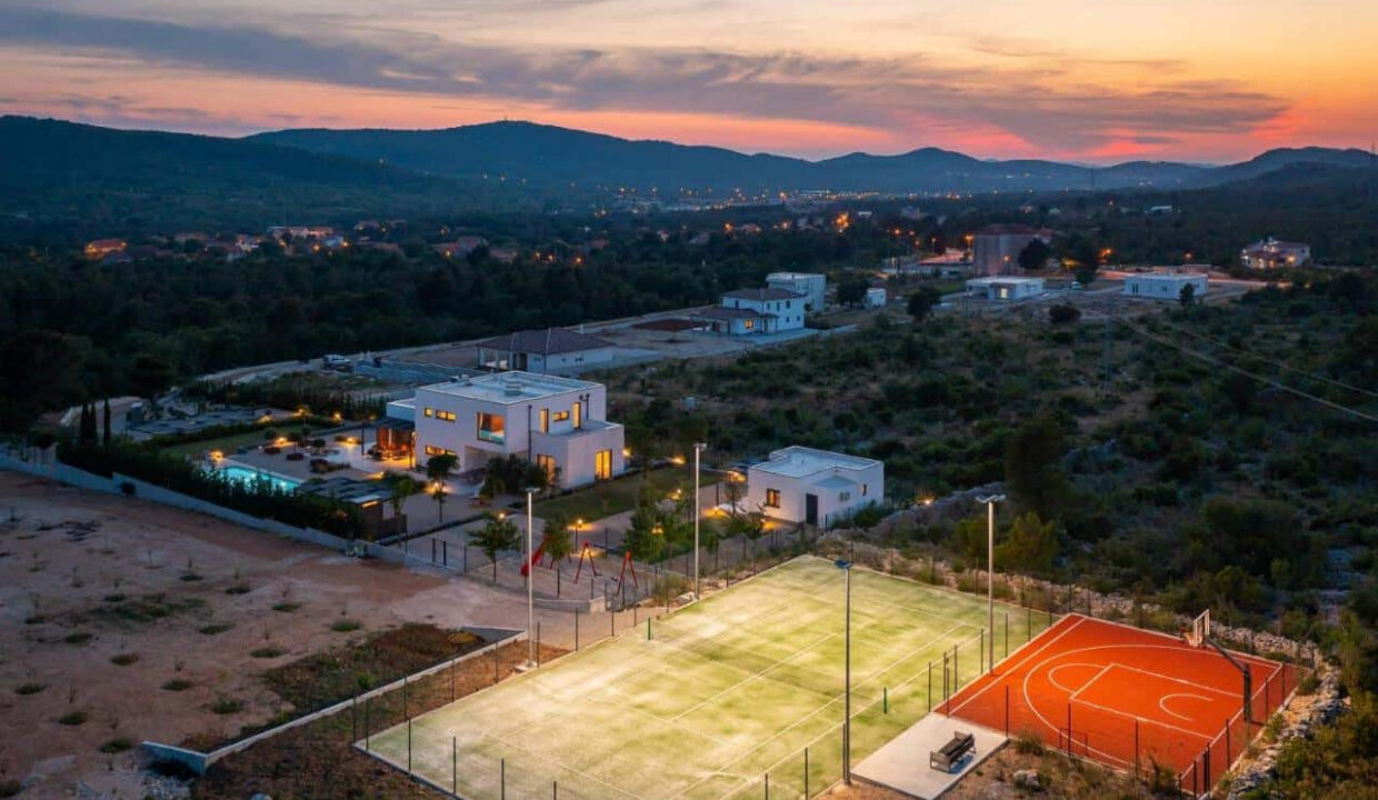 Erstaunliches modernes Haus bei Sibenik