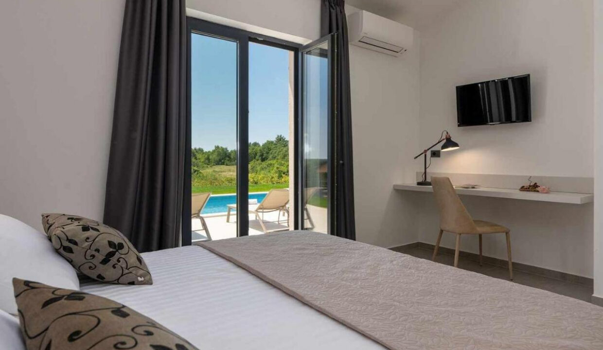 Moderne Villa mit Extra-Grundstück - Tinjan, Region Istrien