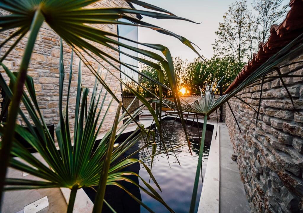 Neue moderne Villa aus Stein in der Region Zadar