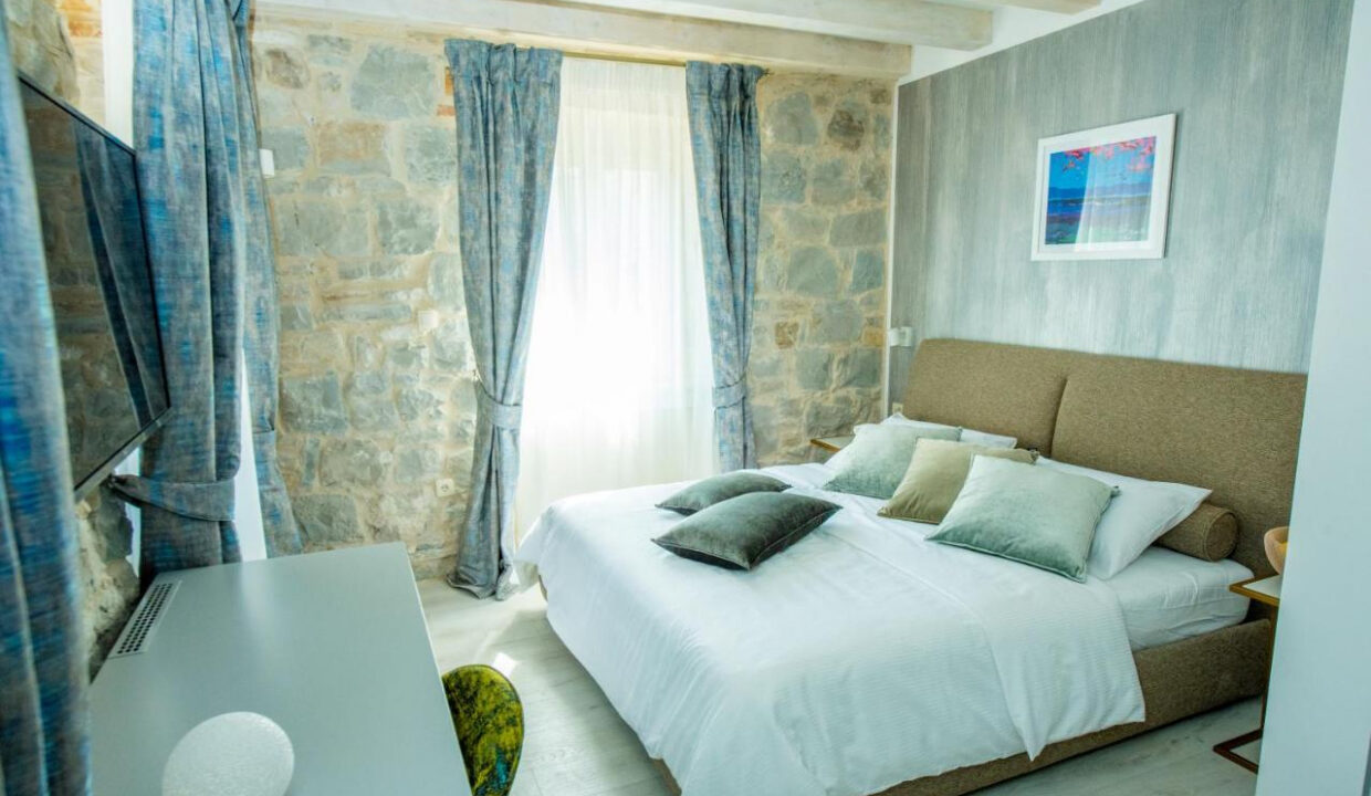 Rustikale Doppelhaushälfte - Kastel Luksic