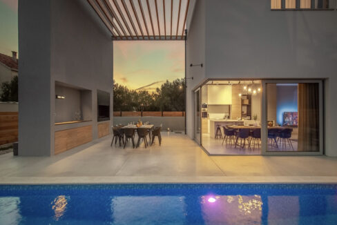 Freies Klettern Ultramodernes Haus - Raum Zadar