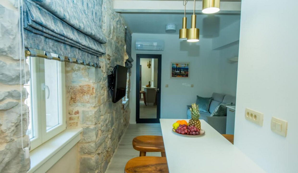 Rustikale Doppelhaushälfte - Kastel Luksic