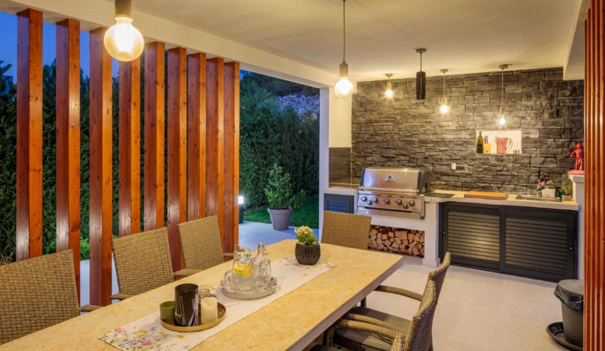 Neues Haus in der Nähe von Šibenik