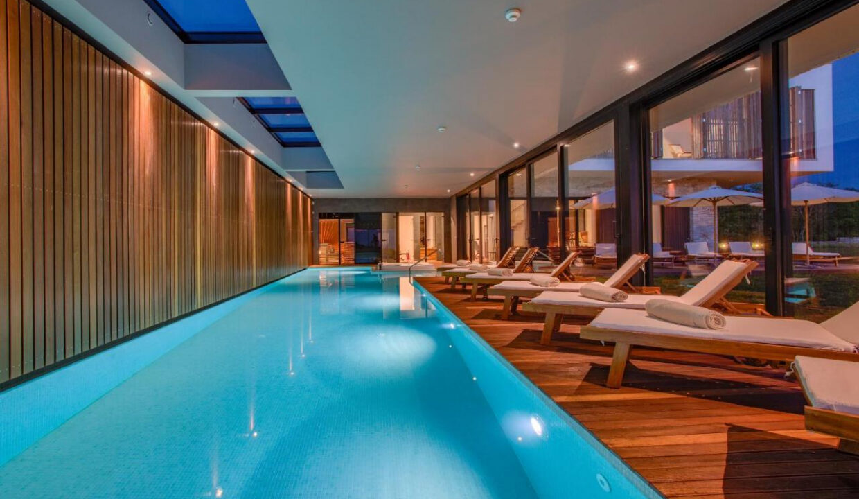 Zeitgenössische Oase, ein luxuriöser moderner Villenrückzugsort, Region Pore?