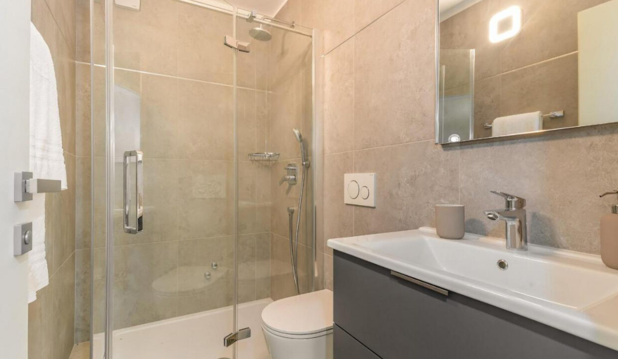 Neue moderne Villa mit traditionellem Charakter - Labin, Istra