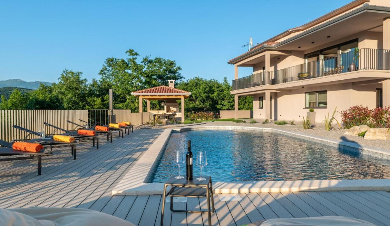 Neue moderne Villa mit traditionellem Charakter - Labin, Istra