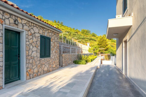 Steinhaus mit Meerblick in Omis