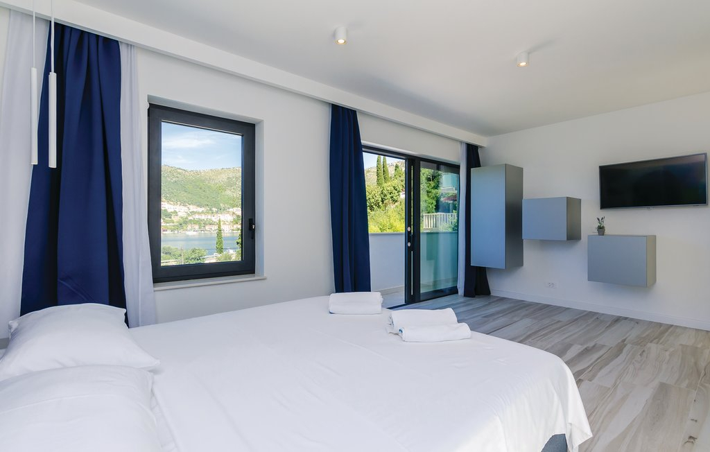 Weiße Villa am Meer mit extra Grundstück - Dubrovnik