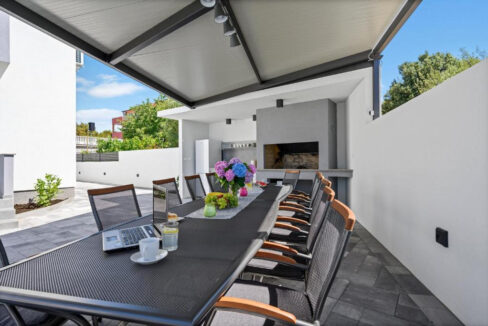 Neues Ferienhaus in der Nähe von Sibenik