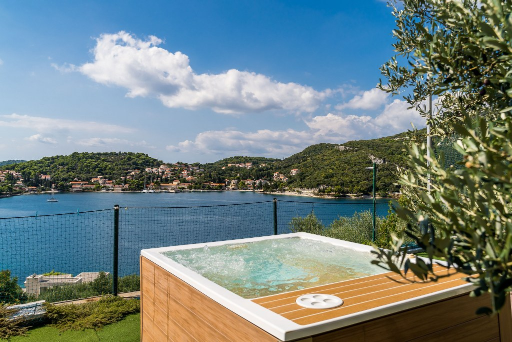 Großzügiges Anwesen mit einem Tennisplatz und einem Haus - Zaton, Dubrovnik Gebiet