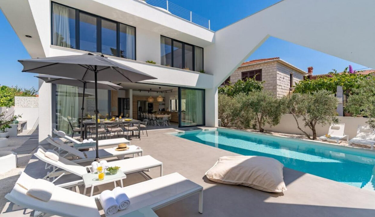 Erstaunliche neue Villa auf der Insel Brac