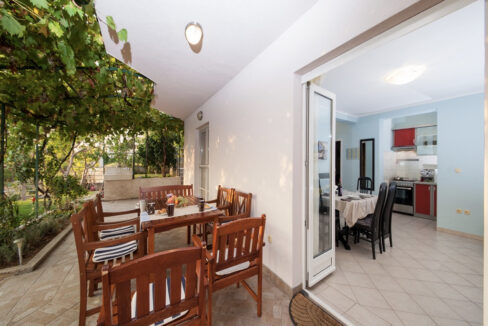 Haus mit Garten und Meerblick in Makarska