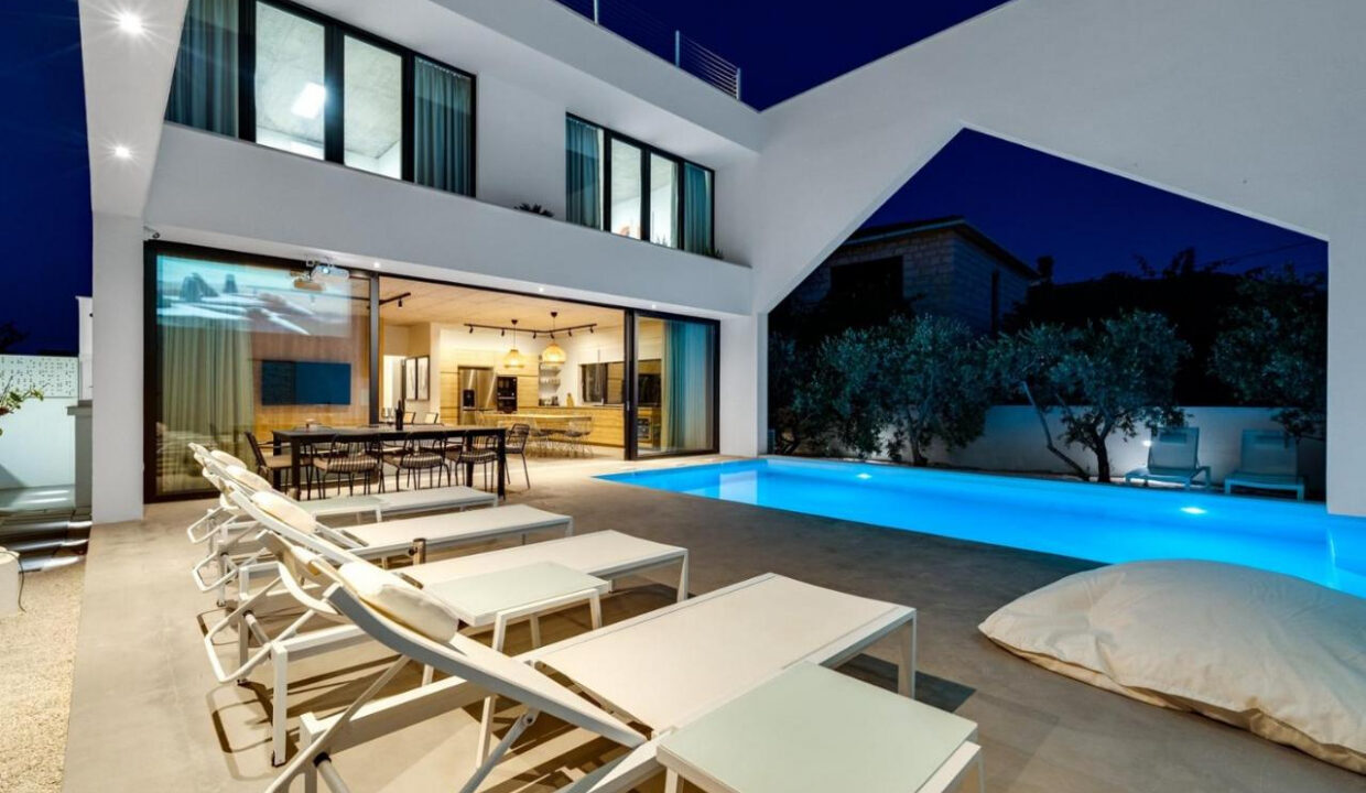 Erstaunliche neue Villa auf der Insel Brac