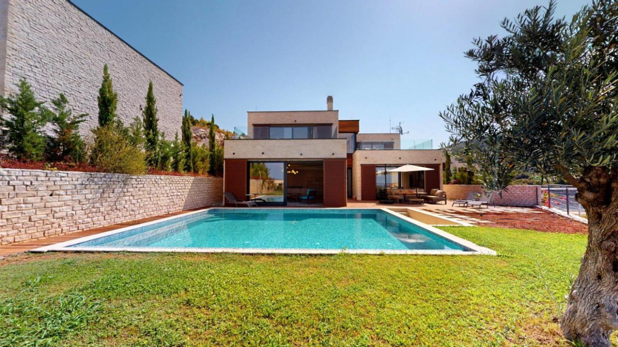 Spaciuos Villa Primošten