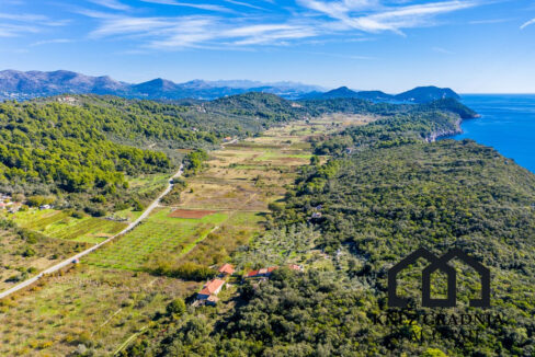 Erstaunliche handgefertigte Steinvilla auf der Insel Sipan