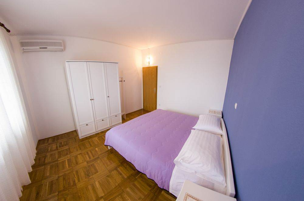 Villa am Meer auf der Insel Bra?