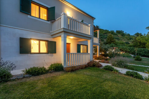 Steinhaus mit Meerblick in Omis