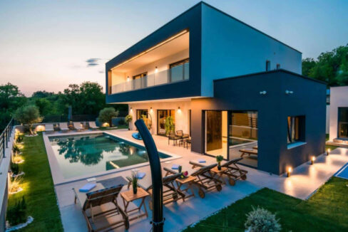 Modernes Haus bei Makarska