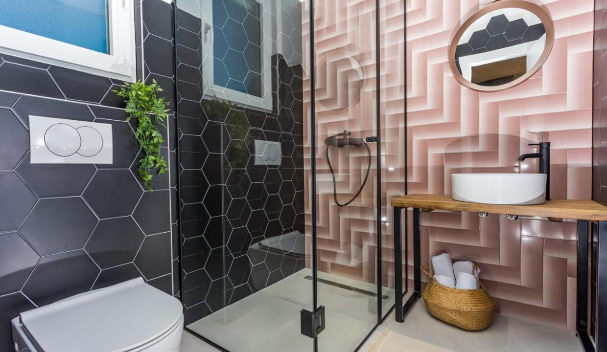 Wunderschöne weiße Villa bei Omis