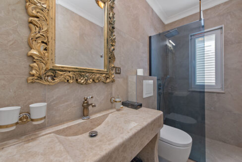 Exklusive Villa direkt am Meer in Vodice