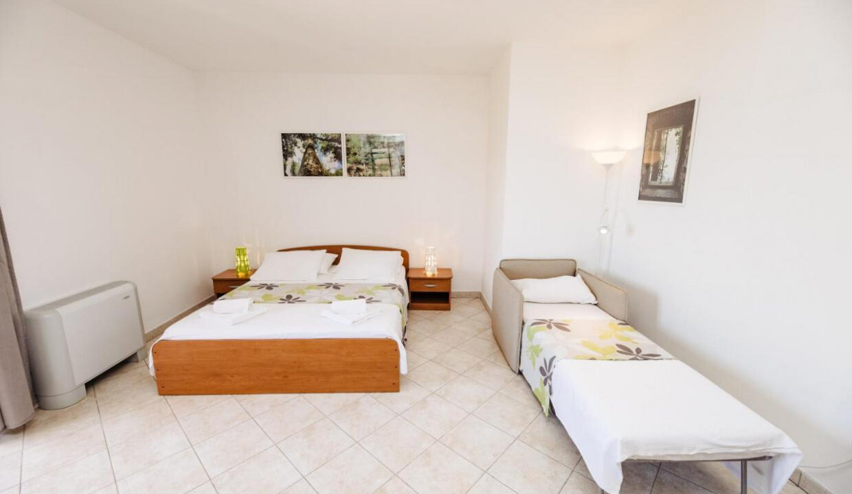 Grundstücke am Meer Tribunj