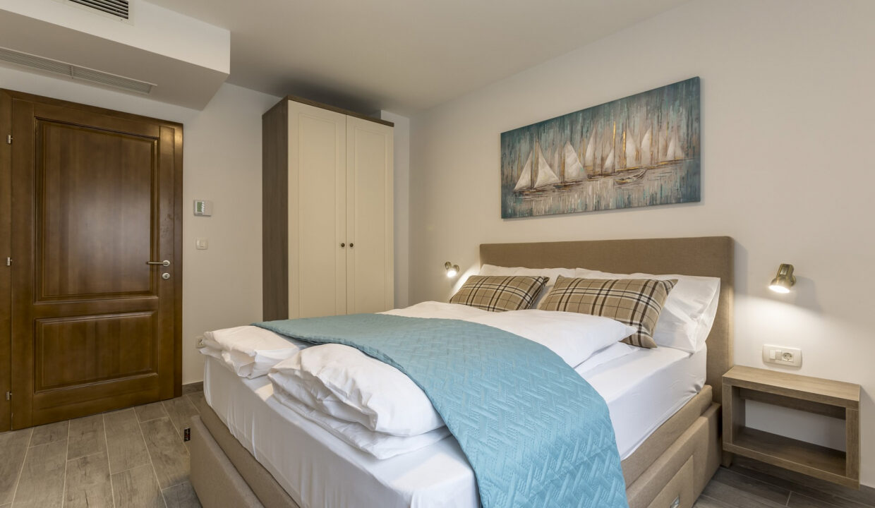 Steinhaus mit Meerblick in Omis