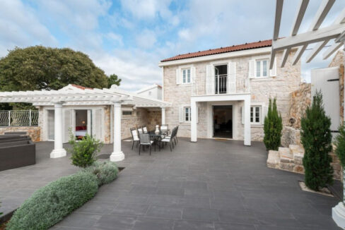 Steinvilla im Kolonialstil - Drvenik Mali, Split