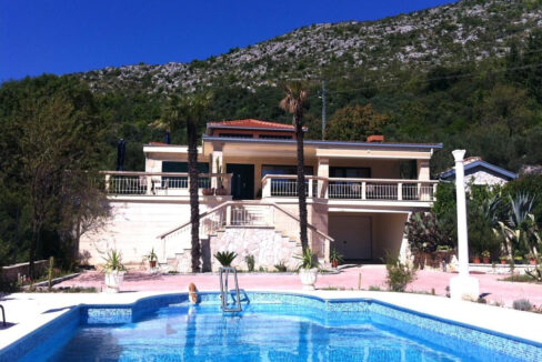 Imperial Style Villa mit Schwimmbad - Dorf Klek