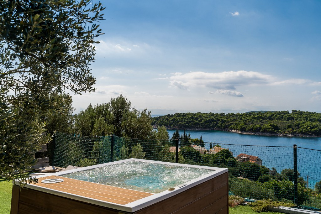 Großzügiges Anwesen mit einem Tennisplatz und einem Haus - Zaton, Dubrovnik Gebiet