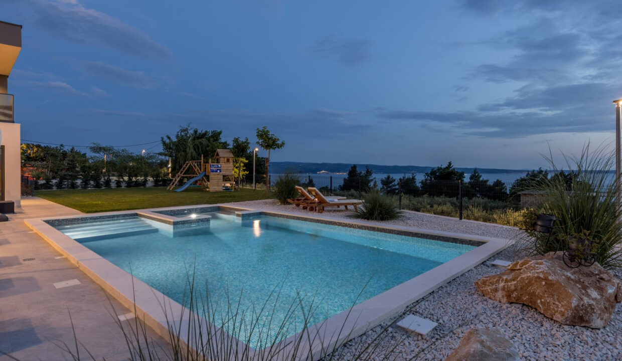 Neues Meerblick-Ferienhaus Podstrana