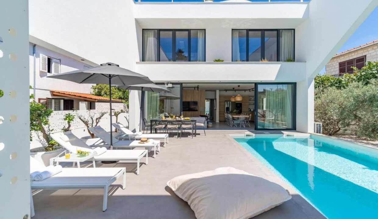 Erstaunliche neue Villa auf der Insel Brac