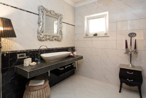 Tropisch anmutende Villa in der Nähe des Nationalparks Krka