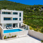 Weiße Villa am Meer mit extra Grundstück - Dubrovnik