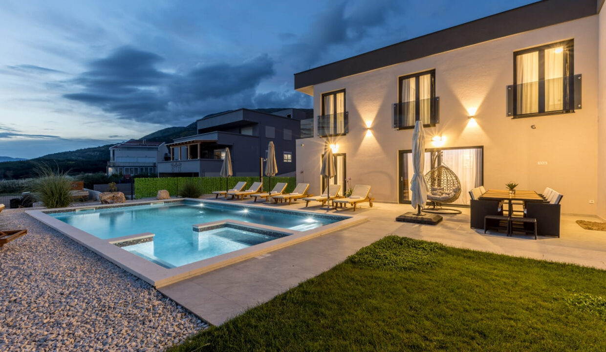 Neues Meerblick-Ferienhaus Podstrana