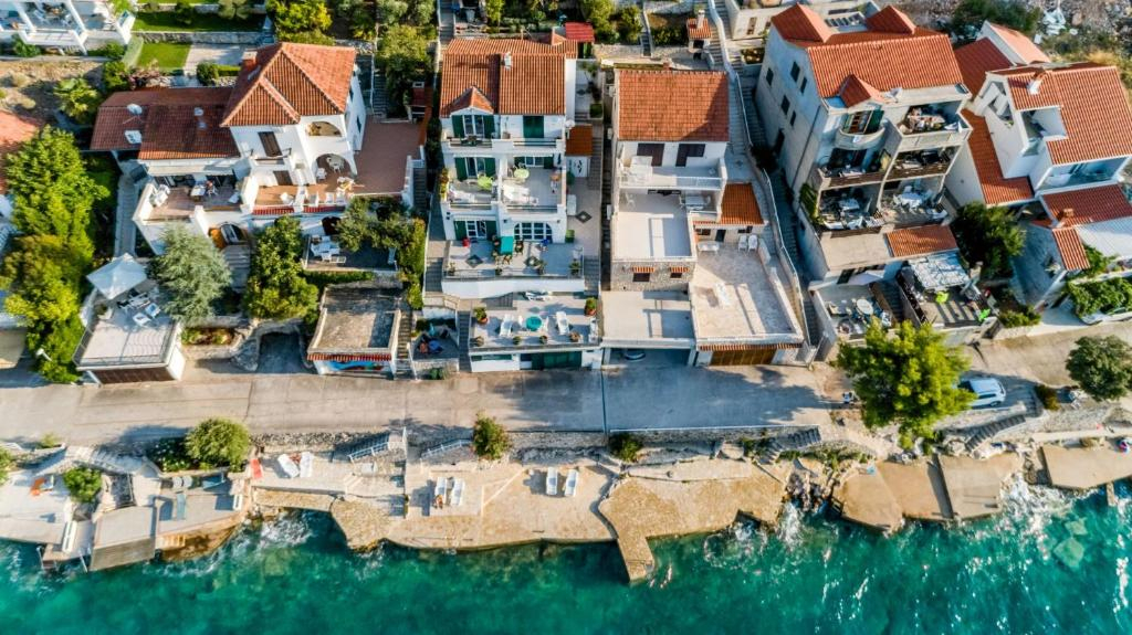Haus am Meer in der Nähe von Šibenik