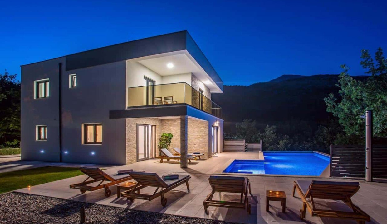 Modernes Haus in der Region Omis