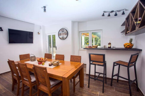 Modernes Haus in der Region Omis