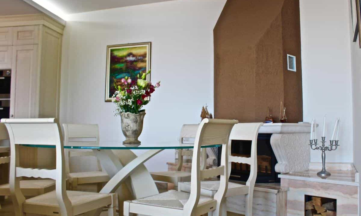 Erstaunliches Haus bei Pakostane