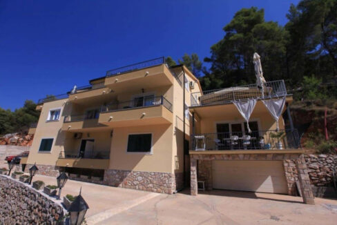 Traditionelles Haus am Meer auf der Insel Hvar