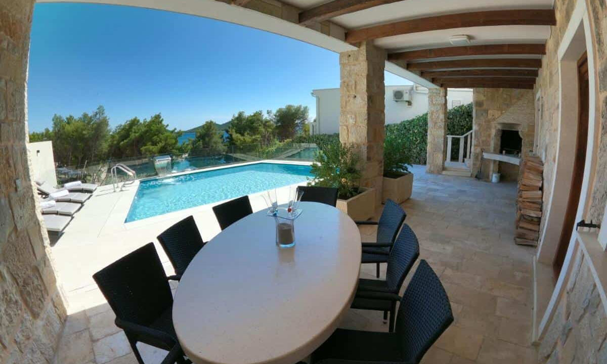 Erstaunliches Haus bei Pakostane