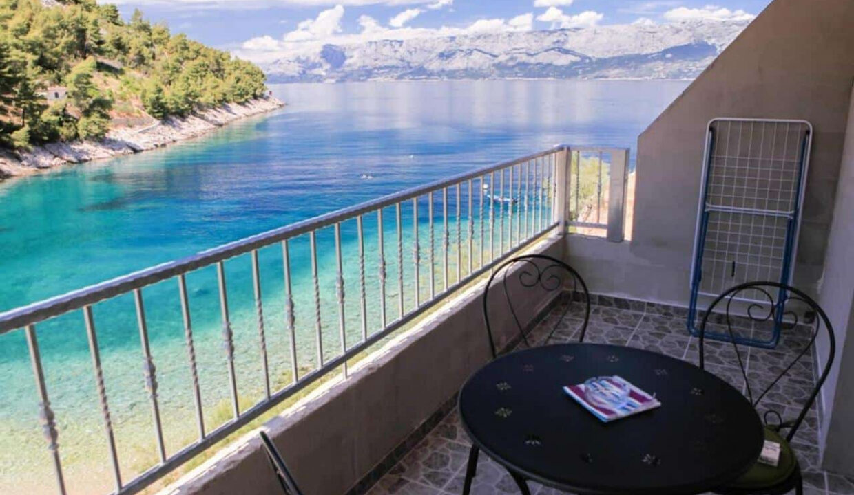 Traditionelles Haus am Meer auf der Insel Hvar