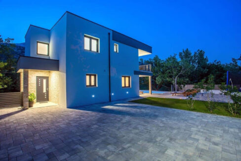 Modernes Haus in der Region Omis