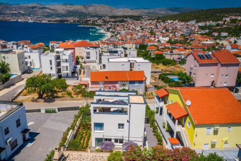 Haus in der Nähe des lokalen Strandes auf Ciovo